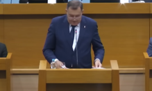 Dodik u parlamentu Srpske / Skrinšot