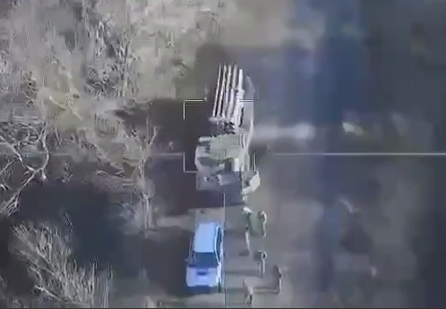 Dron kamikaza uništava ukrajinski raketni sistem: Kod Severska uništeno ukrajinsko skrovište (video)