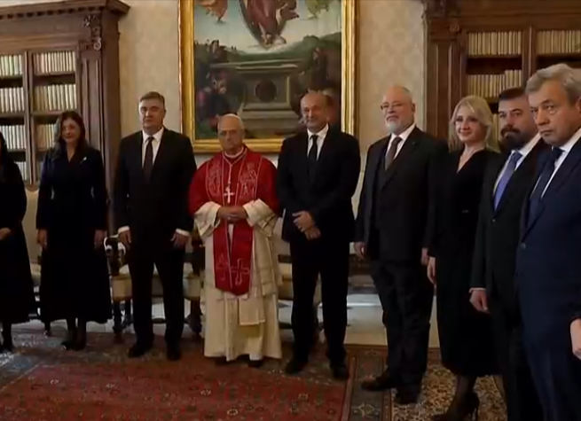 Екипа у Ватикану