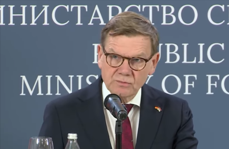 Вадефул - прича немачки и шиптарски!